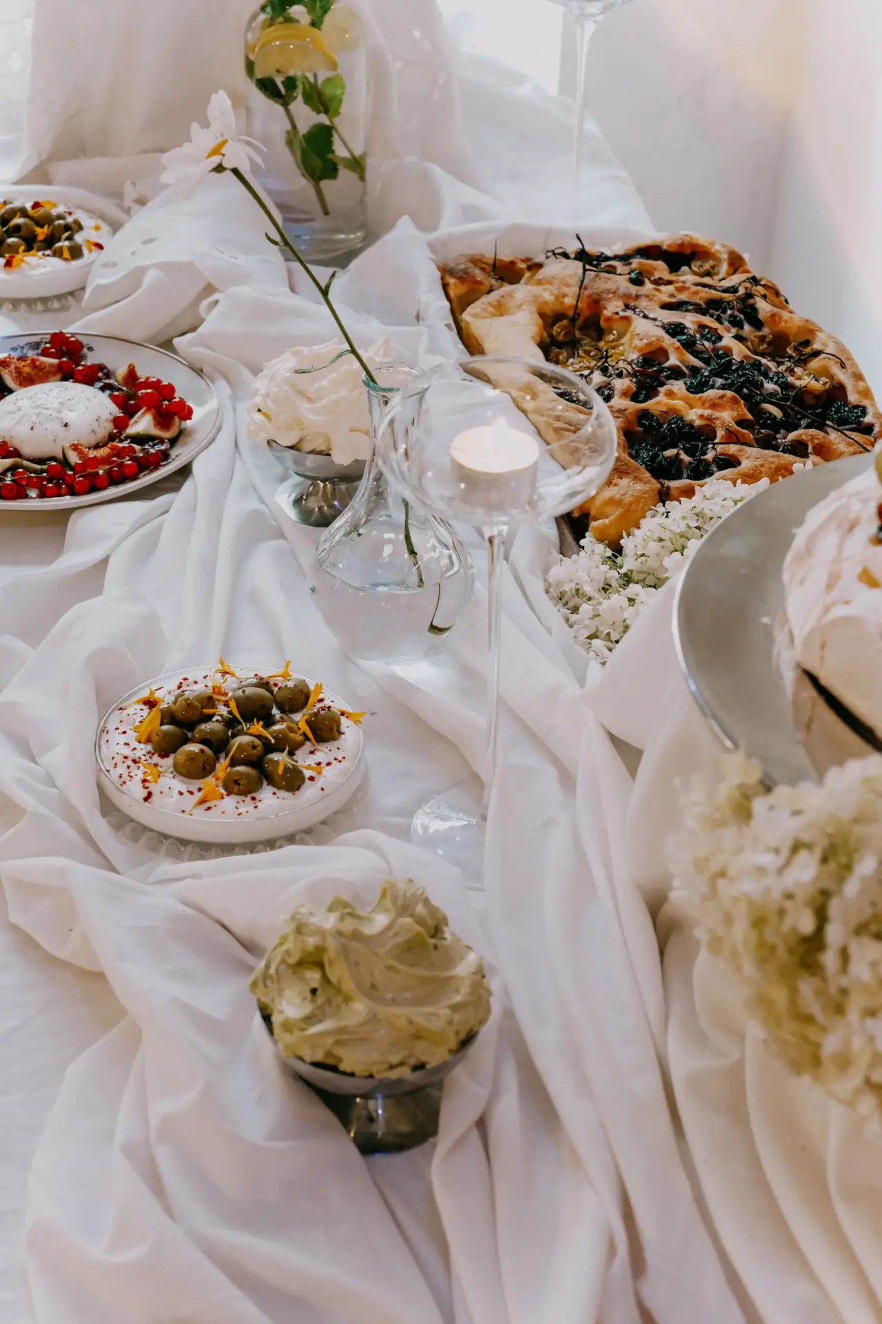 Pięknie podane daniawegetariańskie w restauracji Przesada Kraków podczas Eventu.